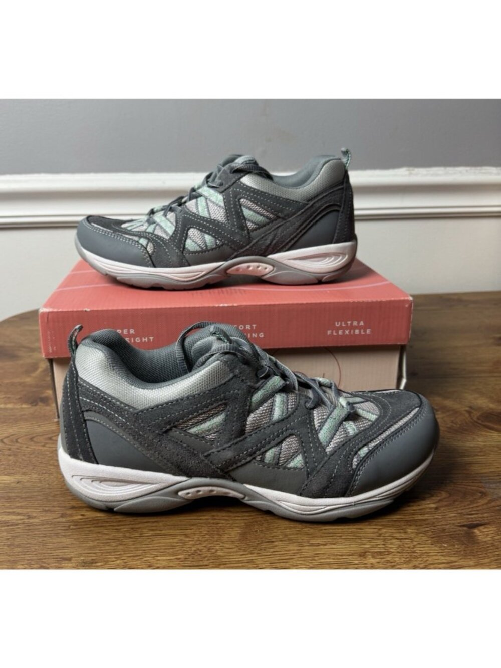 Easy Spirit Explore Map Women's Sneakers Size 8 M Walking Shoes Lace Up
